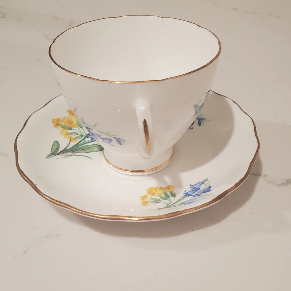 Royal Vale Bone China Tea Cup and Saucer Bluebell Yellow Primrose Gold Trim - Picture 4 of 7